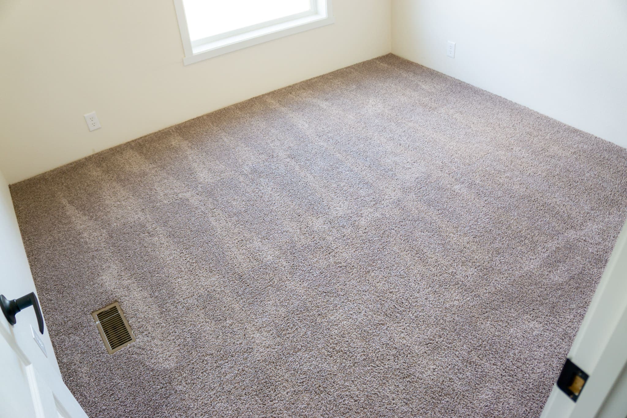 The opal (28483f) interior and bedroom home features