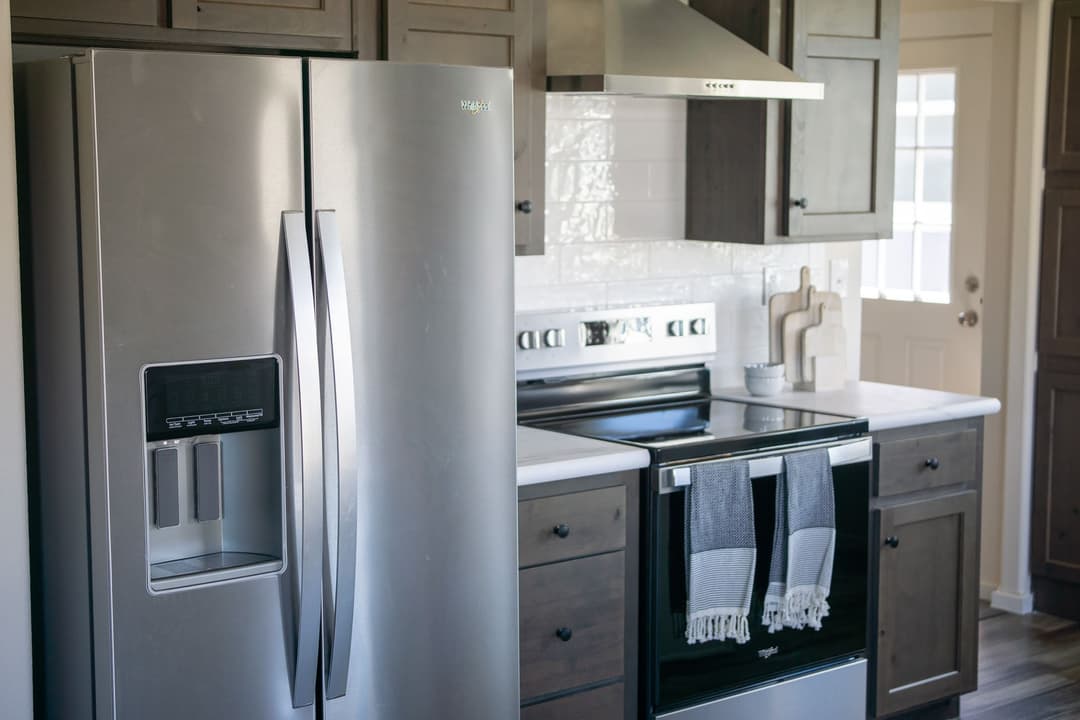 The opal (28483f) interior and kitchen home features