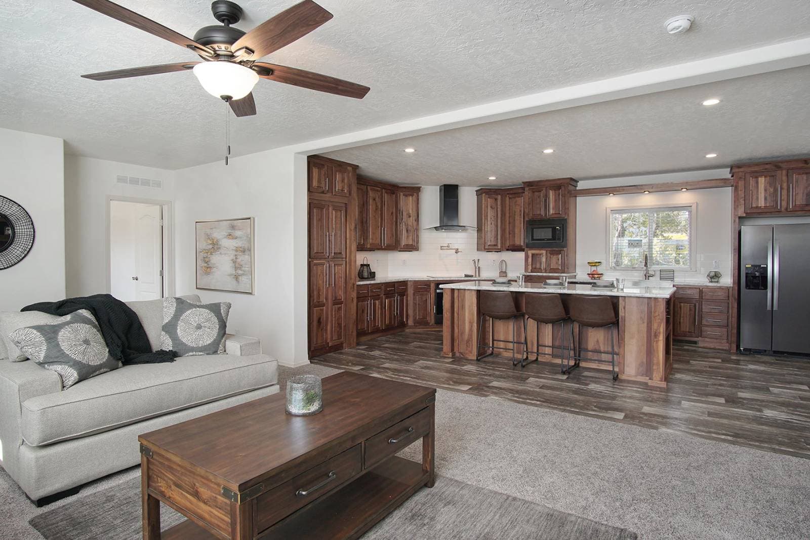 Hidden valley hv6663m interior home features