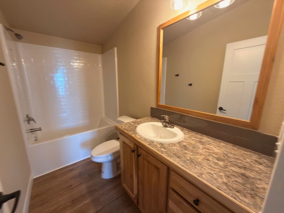 Cedar canyon 2020 interior and bathroom home features