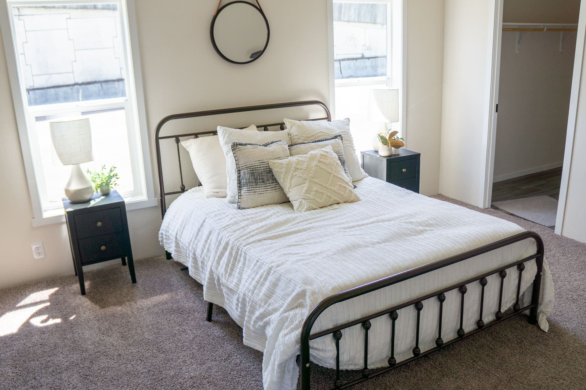 The opal (28483f) interior and bedroom home features