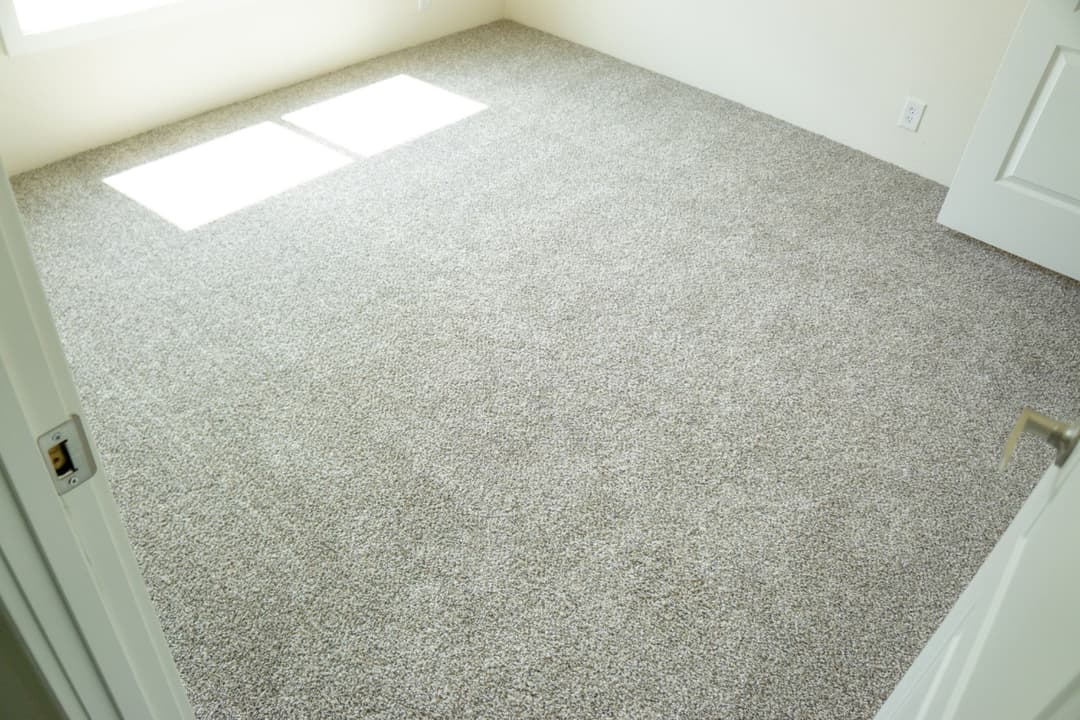 The stratus (24362d) interior and bedroom home features