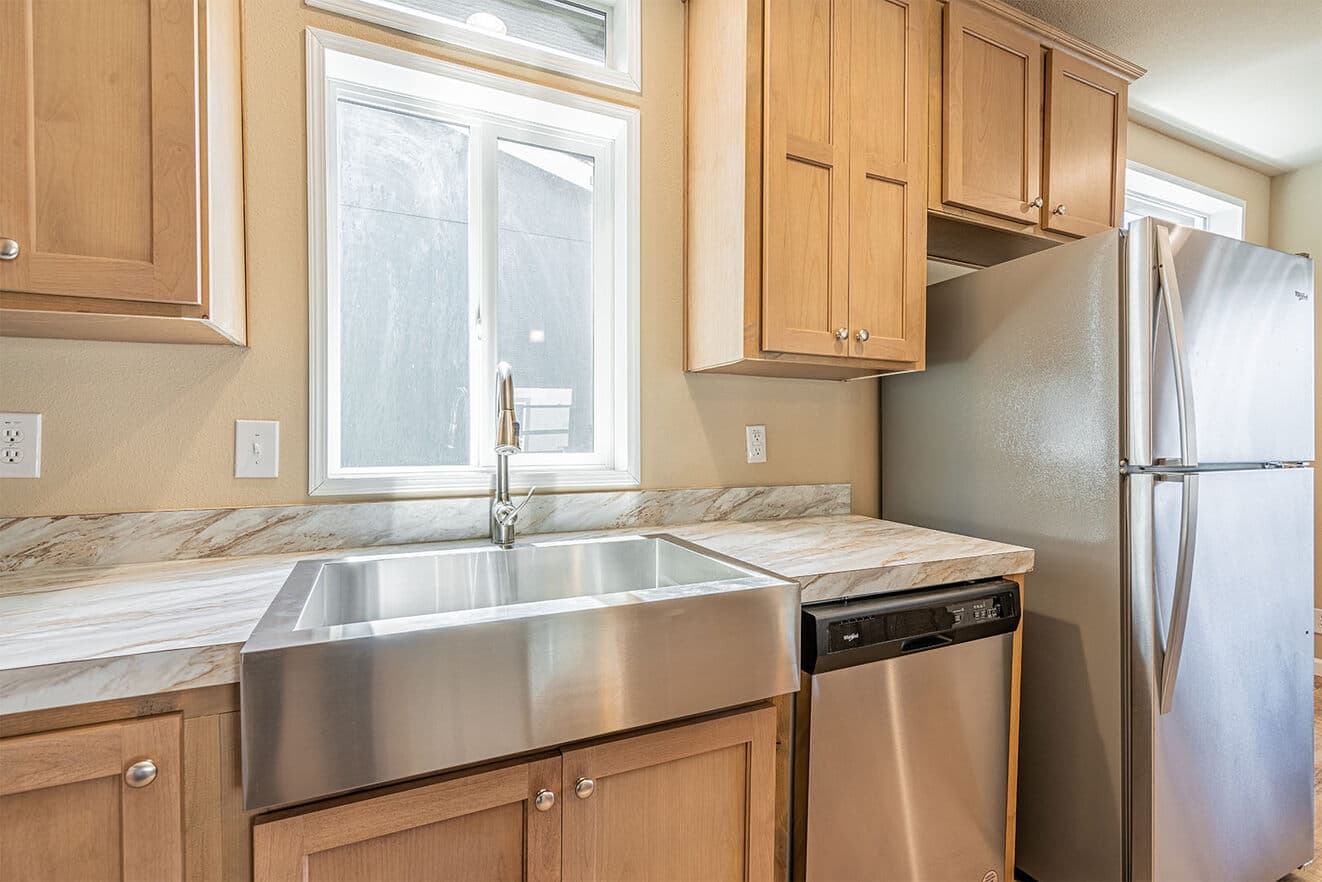 Evergreen 24342e kitchen home features