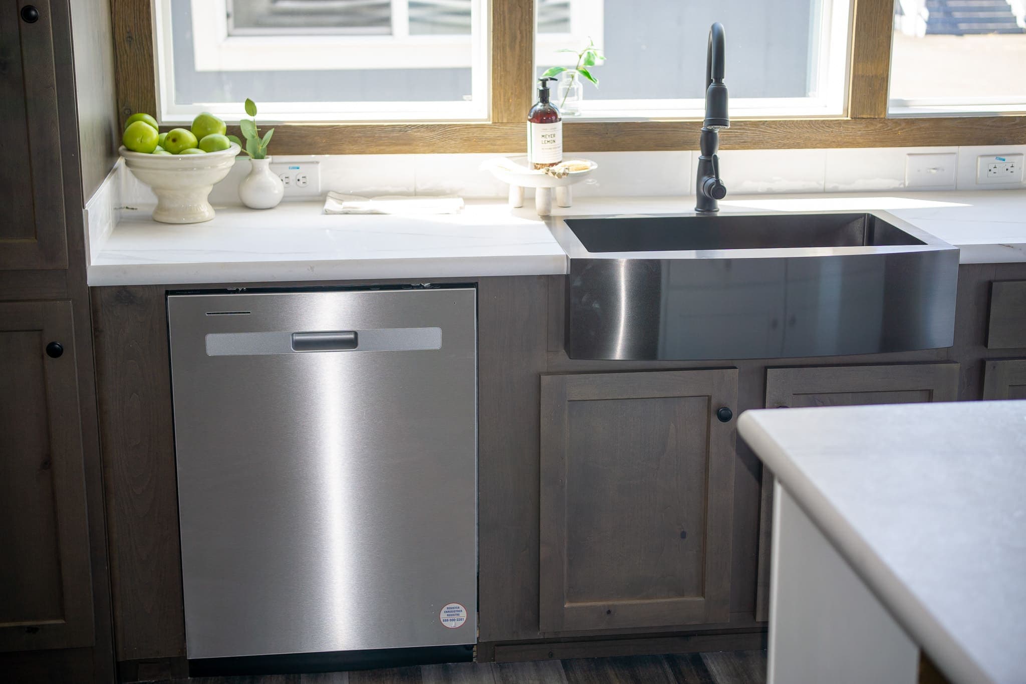 The opal (28483f) interior and kitchen home features