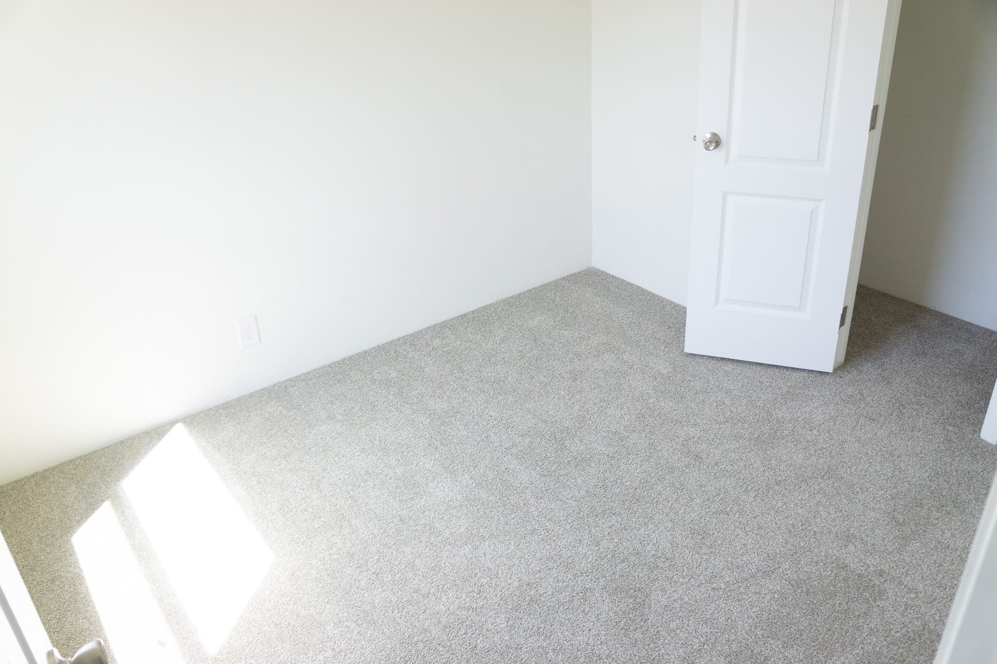 Pure 14663m interior and bedroom home features
