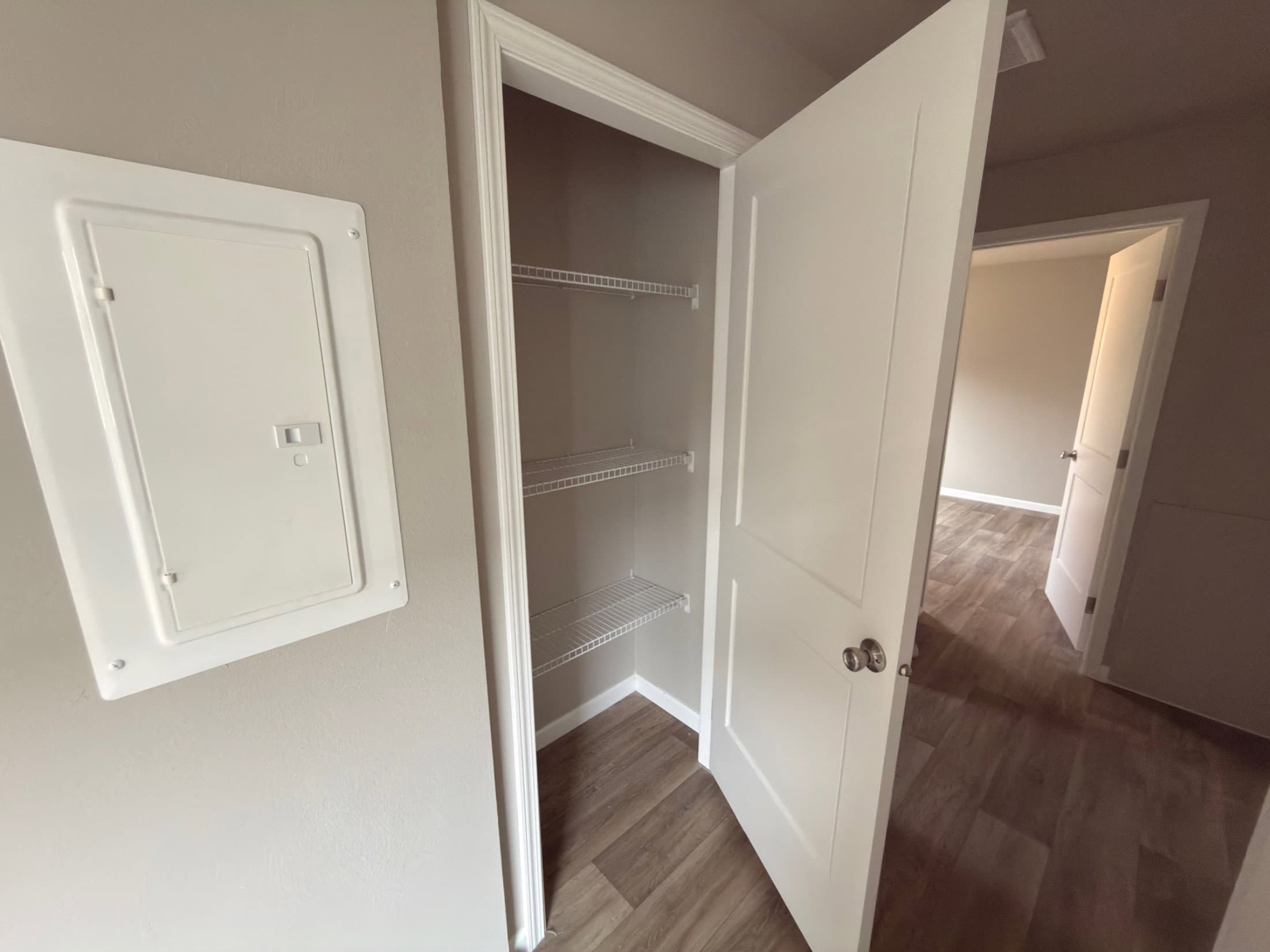 Eagle 14562s interior home features