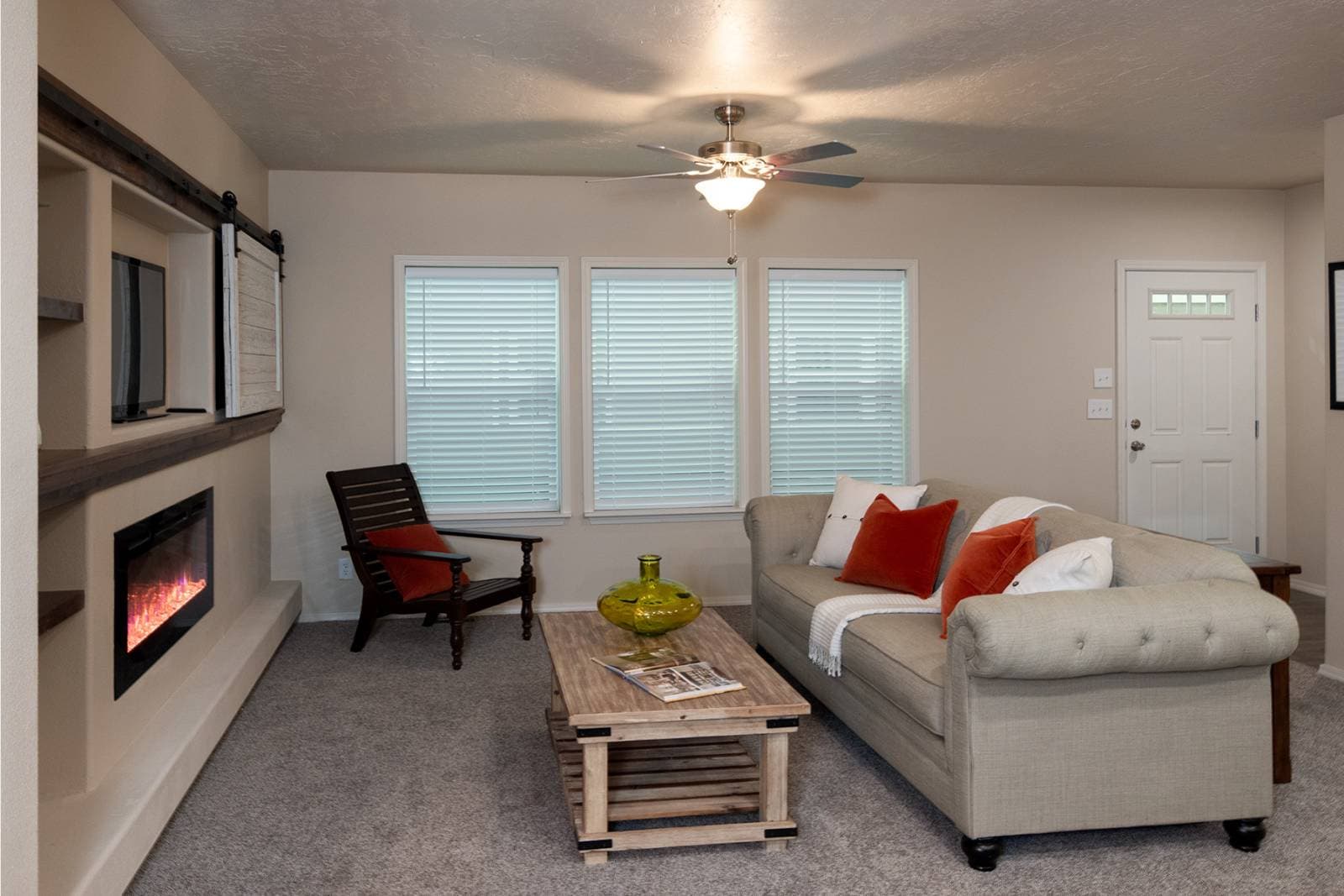 Catena ct4644b interior home features